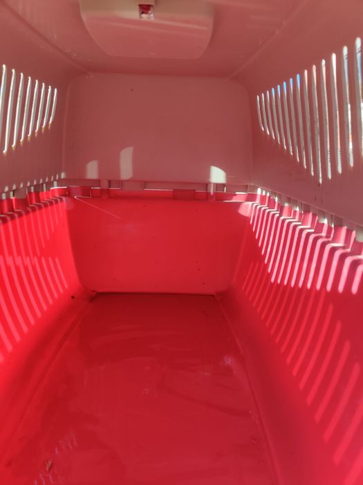 Бокс для переноски собак