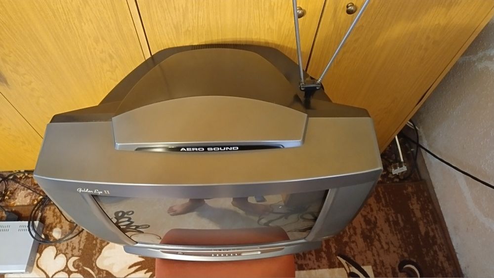 Телевизор LG Golden Eye ll