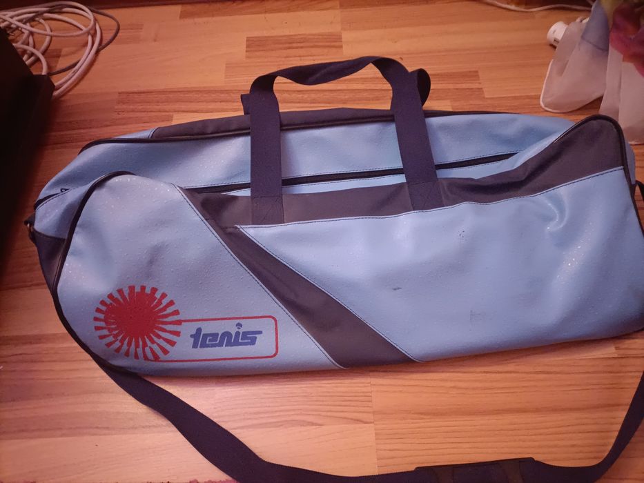 Rachete tenis vechi și geanta