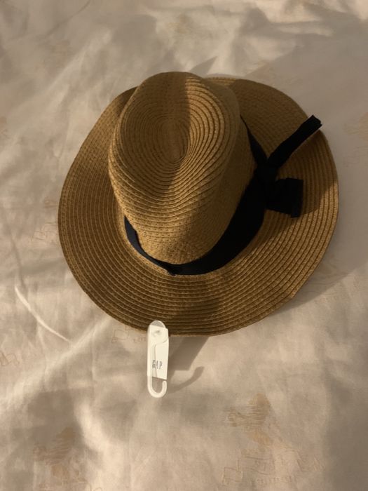 Palarie oriflame, palarie GAP, costum de baie shein