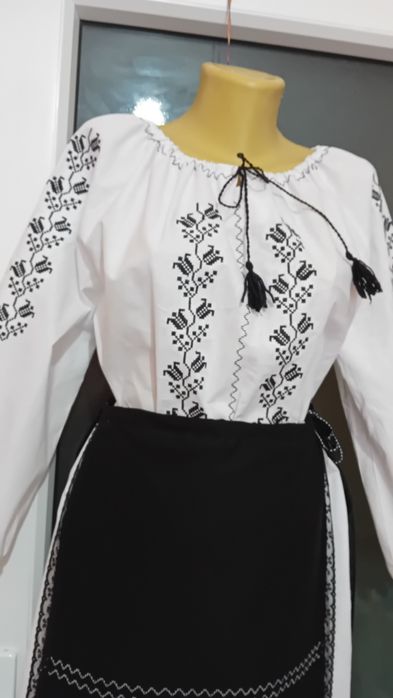 Costum popular  fete