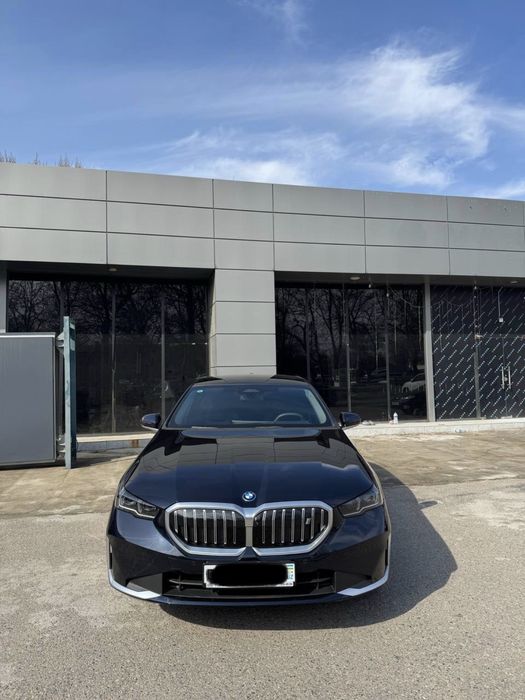 Bmw  i5  35L  srochno sotiladi