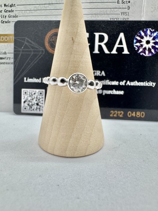 Сребърен пръстен с мойсанит (Диамант) 0.5 карата