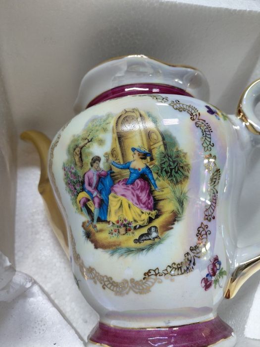 Продам сервиз чайный