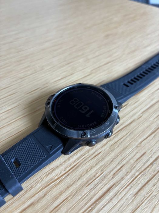 Продавам смарт часовник Garmin Fenix 6 PRO Solar