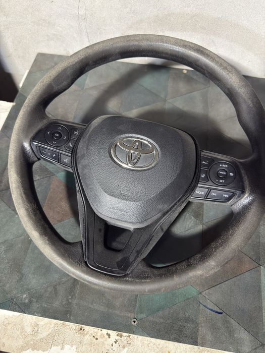 Руль Toyota rav4 2021 LE американец