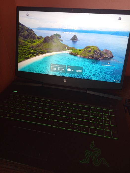 Schimb Laptop Pavilion gaming cu iphone 16 pro