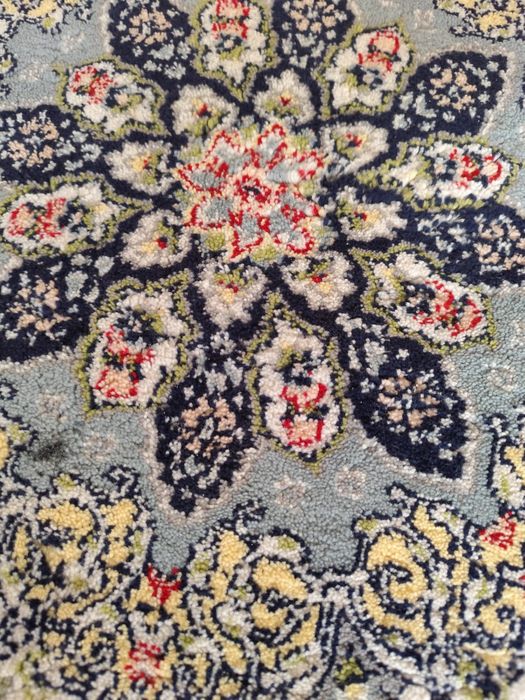 Продам ковер 2 на 3