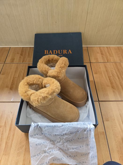 UGG Badura din piele