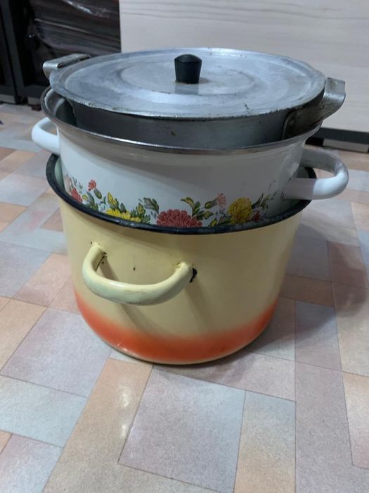 Отдам даром кастрюли