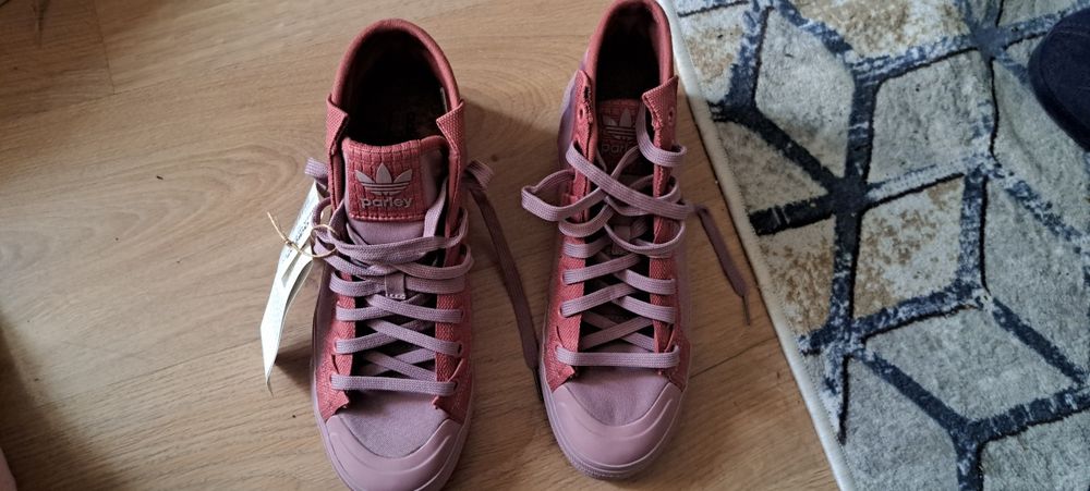 Чисто нови обувки Adidas Nizza Hi Parley