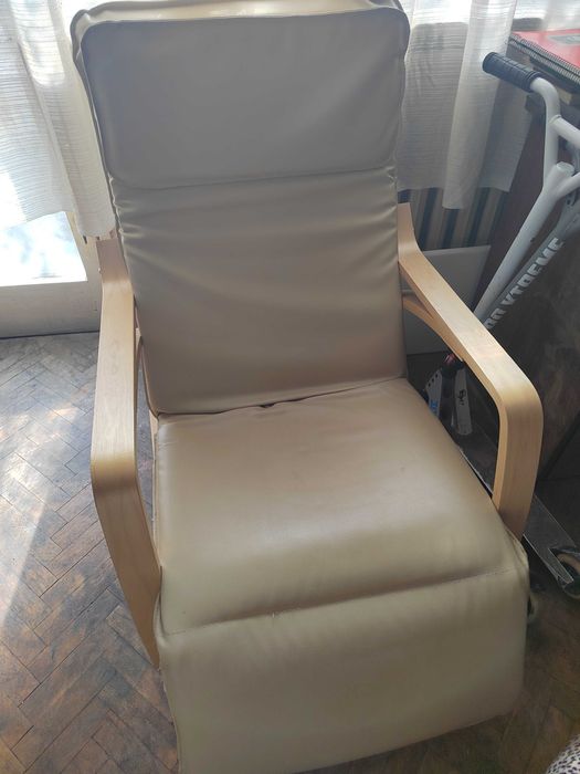 Люлеещ стол. Състояние използвано, без забележки