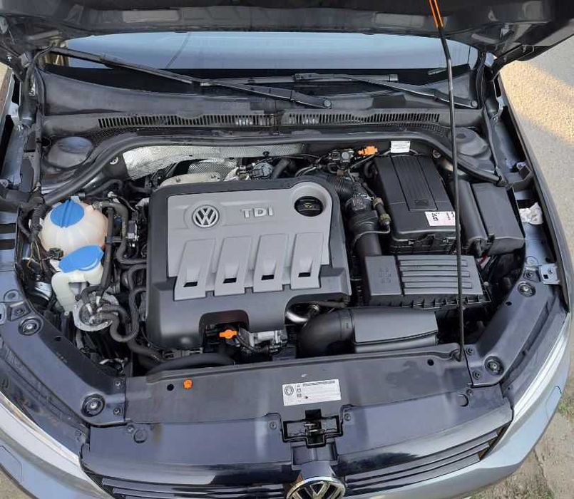 Vand Volkswagen Jetta 1.6 TDI / 2013