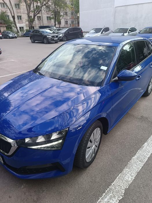 Vând Skoda Scala