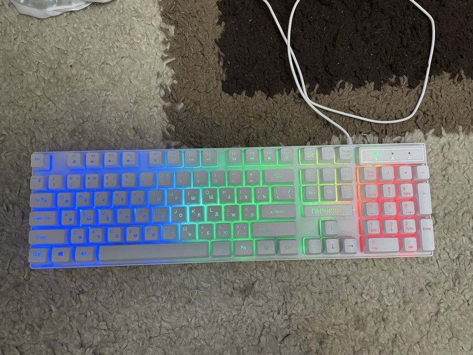 Продам клавиатуру