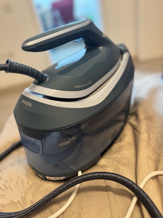 Statie de calcat Philips seria 6000 ca nou