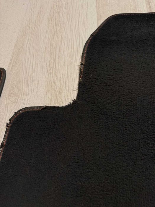 Мокетни стелки за PEUGEOT 508 SW (комби) 2010 - 2018 с червен шев Пежо