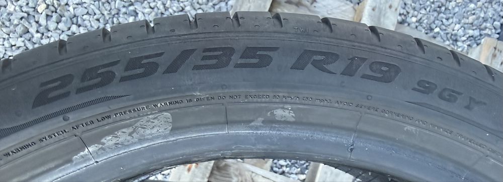 2бр 255/35/19 на 5мм с 21дот Пирели