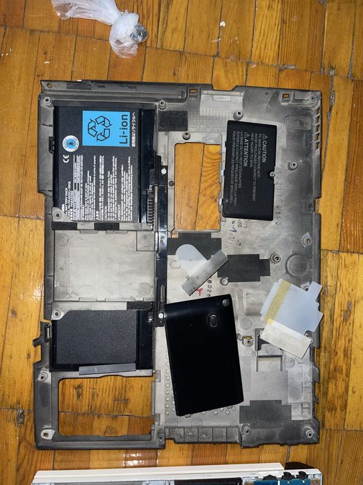 Продам ноутбук на запчасти — Toshiba Portege R400-S4831.