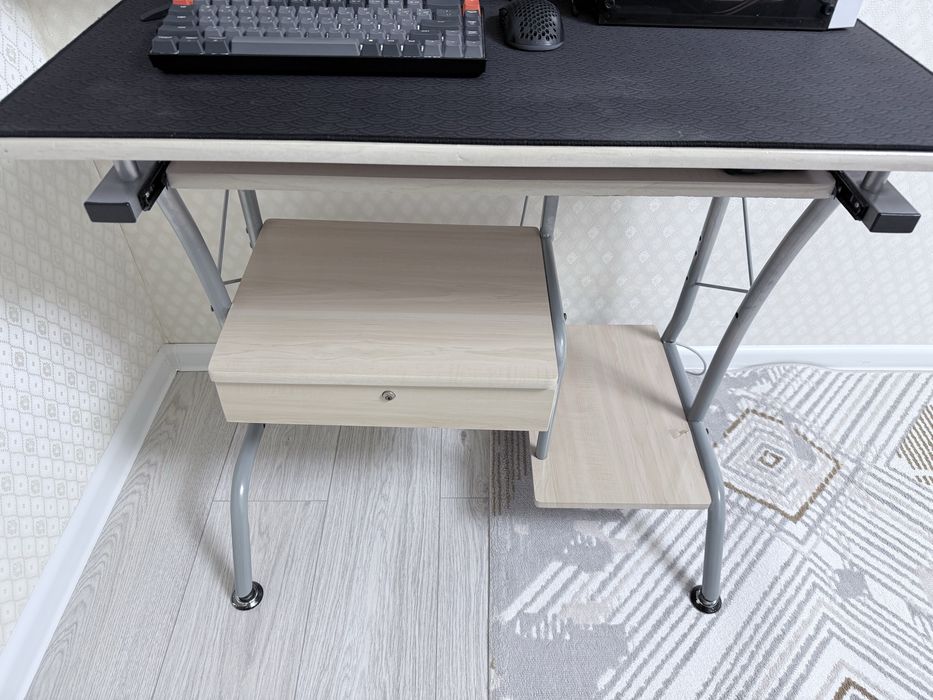 Продаётся рабочий стол