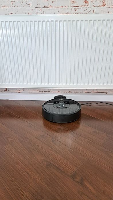ROOMBA Irobot I7
