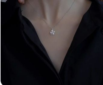 Бижутерия 1 стоит 400тг