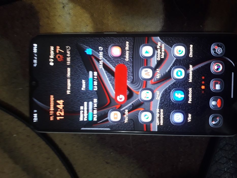 Продавам Samsung A30S