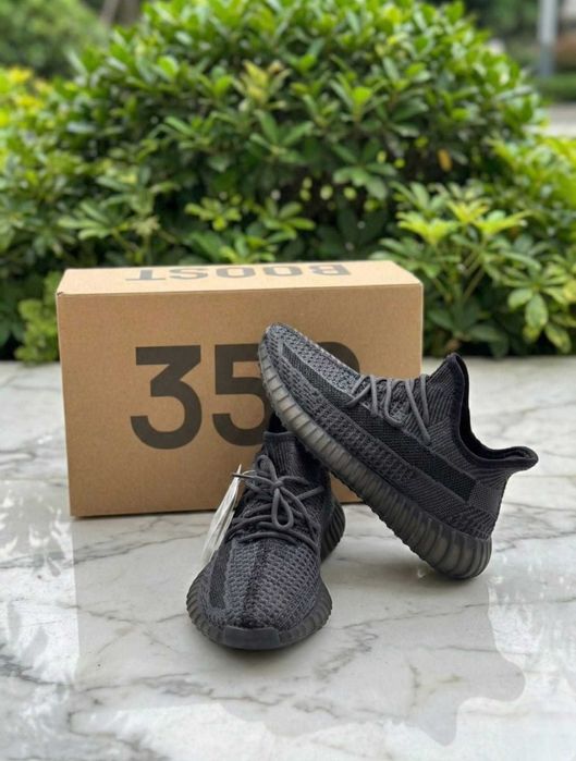 Adidas Yeezy Boost 350 v2 Negru