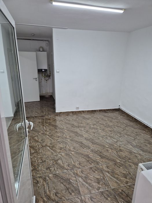Spatiu comercial/ camera de inchiriat