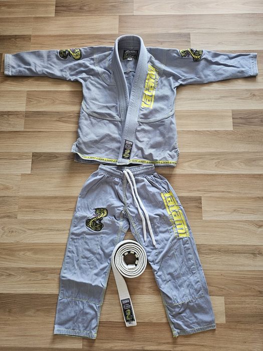 Gi BJJ Jiu-Jitsu kimono Judo copii 7-10 ani, marca TATAMI mărimea M0 , model gri Sergio the Snake