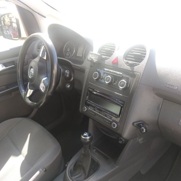 Продавам Volkswagen Caddy