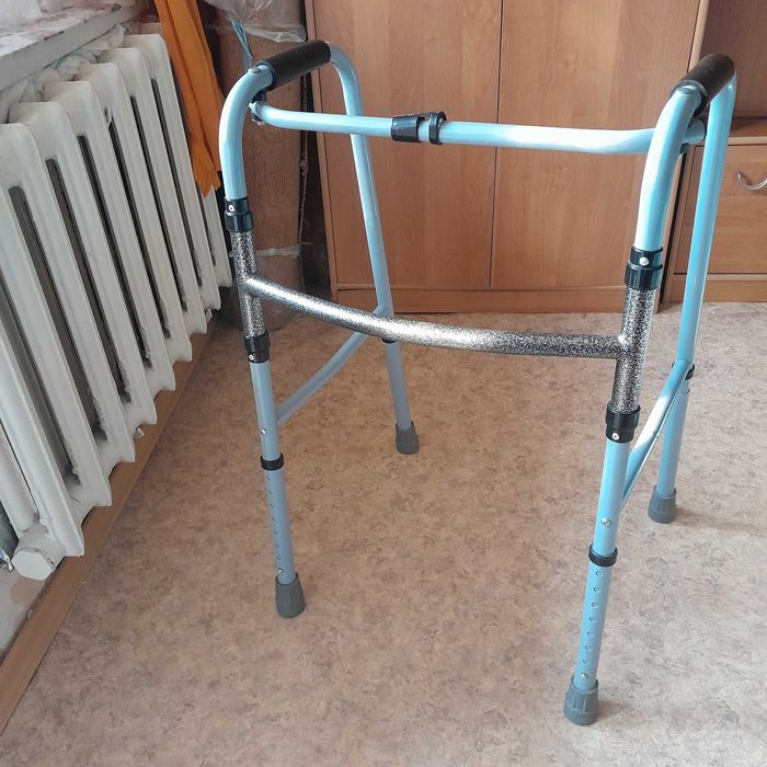 Ходунки медицинские для инвалидов