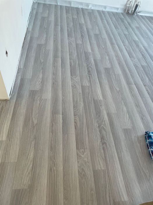 Продам линолеум в отличном состоянии