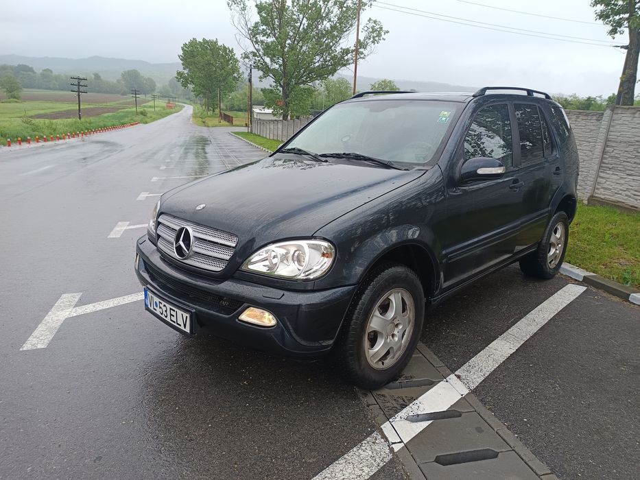 Mercedes ML 2.7  Manual
