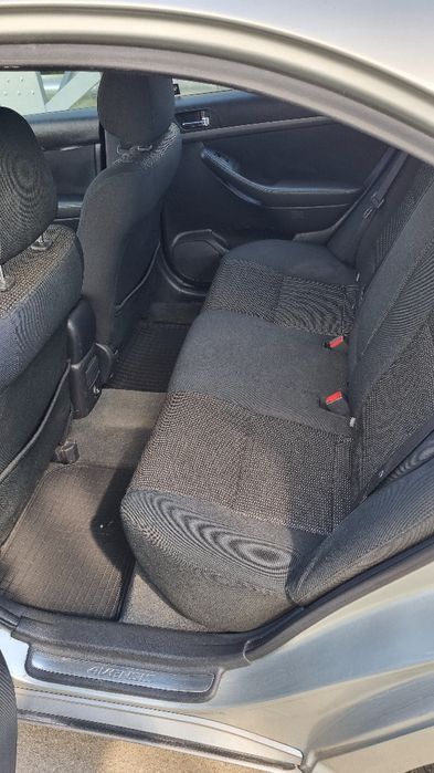 Toyota Avensis T25 1.8 VVT-i 129 cp 2007 benzina