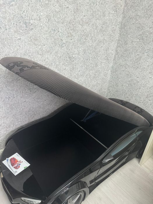 детская кровать, черного цвета