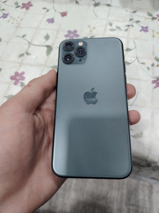 Iphone 11 pro 256 GB 85 %  holati rasmda aybi ekran paroli esdan chqqa