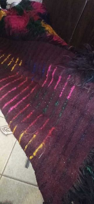 Кичени халища, пъстри козяци и  китеник !