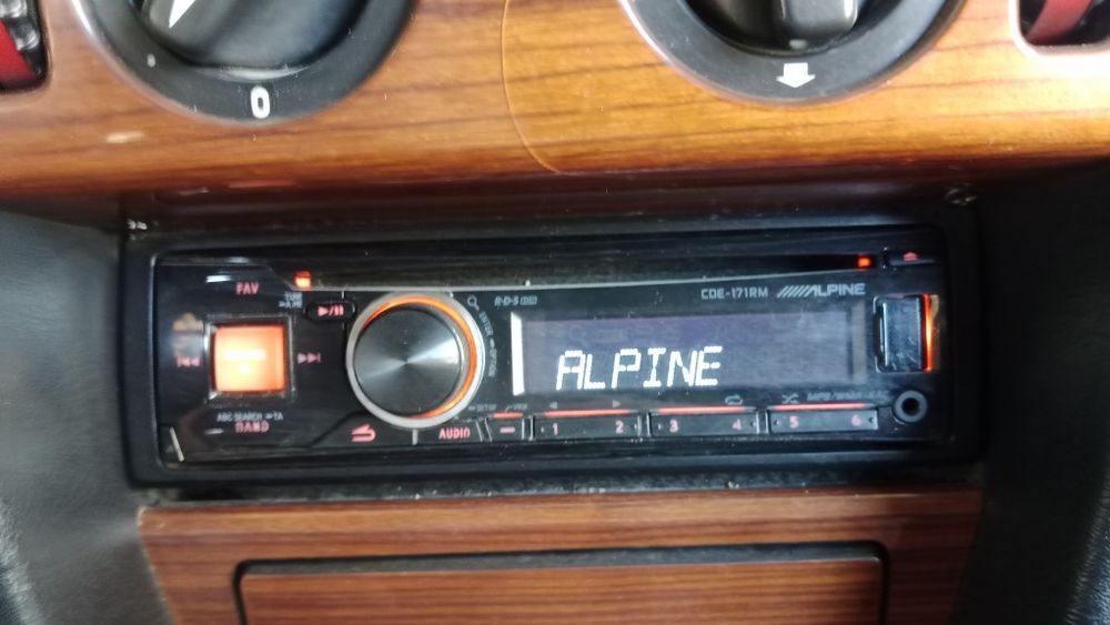 Alpine оригинал магнитафон идиялно работает