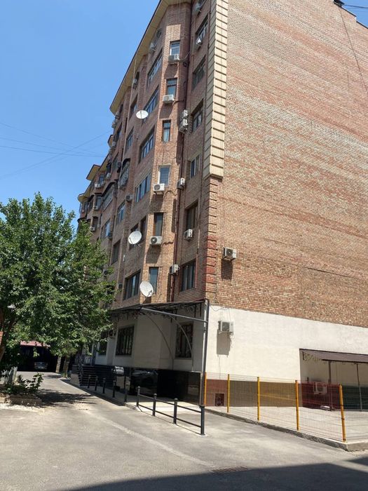 Аренда Евролюкс Офис м.Айбек Ул.Чехова Габус 1-этаж:120м2 Подвал 80м2