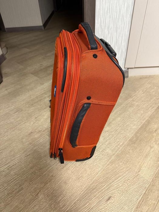 Чемоданы на колесиках