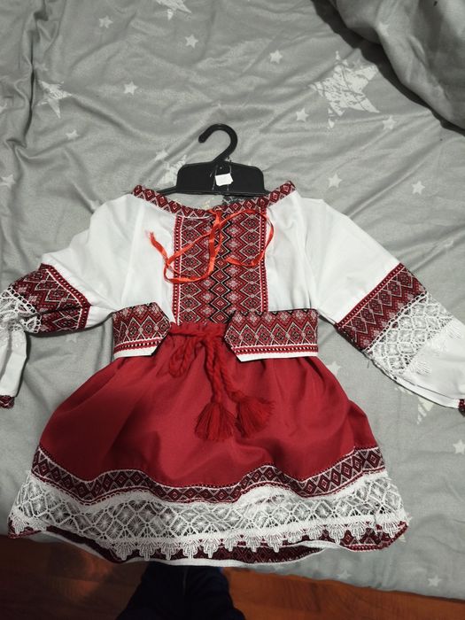 Costum popular fetiță