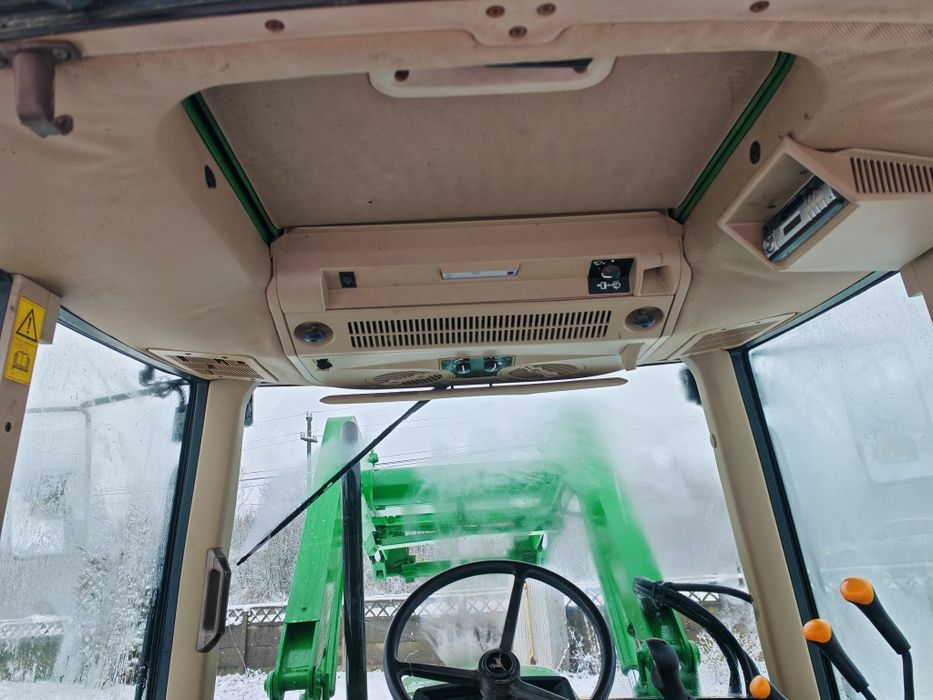 Tractor John Deere 6010 cu încărcător frontal