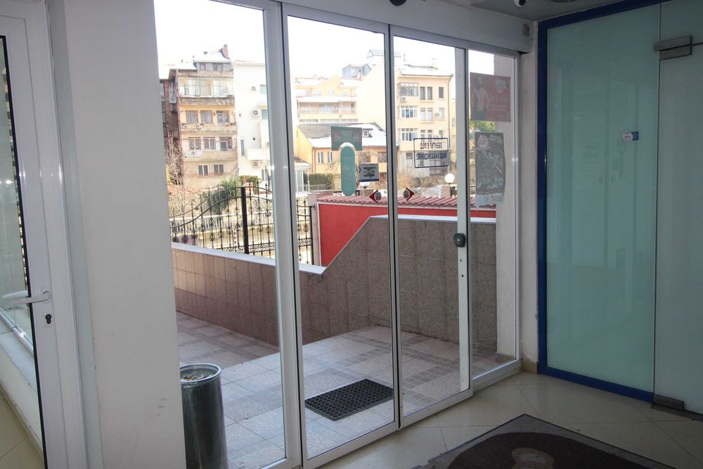 Дава се под наем Магазин в Габрово, Център - 200 кв.м за 1020 € - Снимка #3