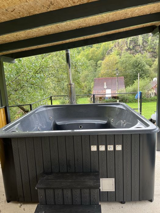 Jacuzzi piscină pătrat