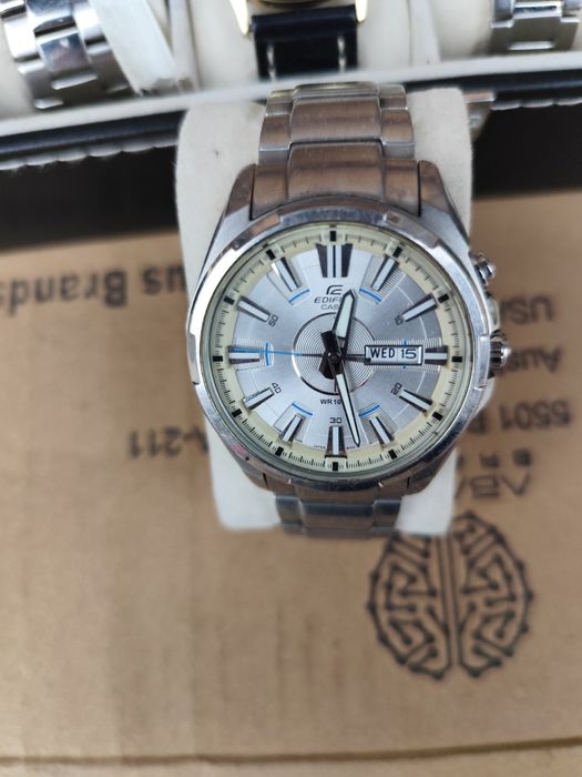 Часовници по договарян всички работещи .