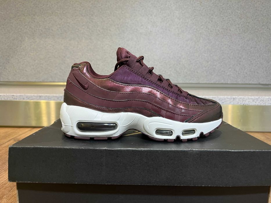 ОРИГИНАЛНИ *** Nike Air Max 95 SE "Burgundy Crush"