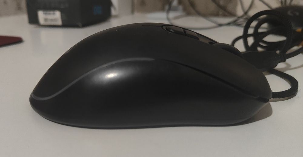 Продам мышку игровую