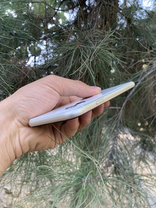 Iphone 11 64            .