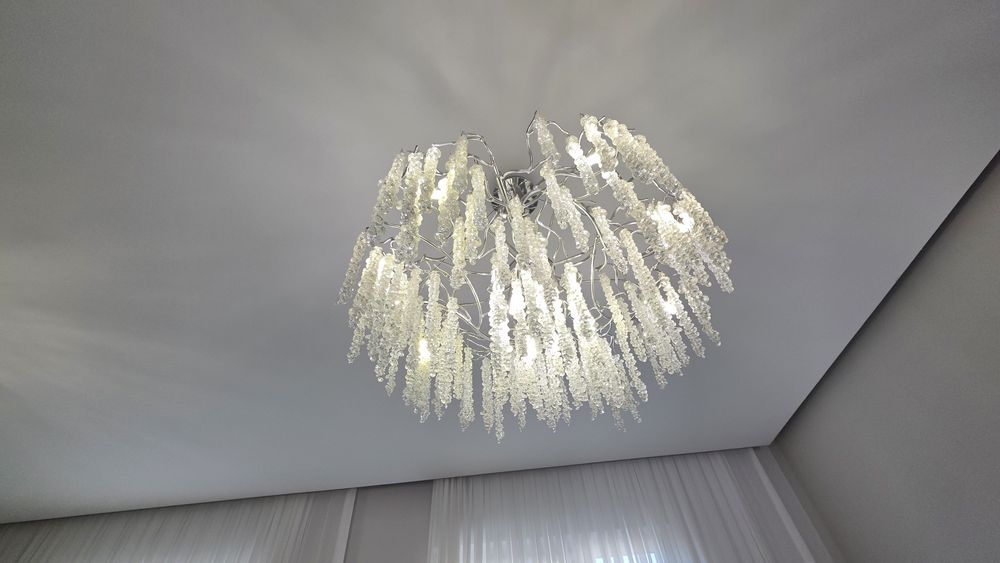 Продам люстру б/у